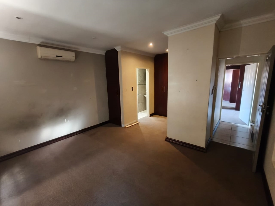 4 Bedroom Property for Sale in Safari Gardens North West